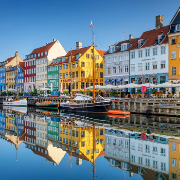Early morning at the branch canal Nyhavn in the district Frederiksstaden 1000 Jigsaw Puzzle 3D Modell