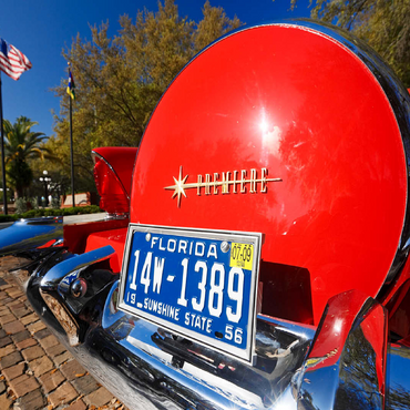 Vintage car in Ybor City, Tampa on the Gulf Coast, Florida, USA 100 Jigsaw Puzzle 3D Modell
