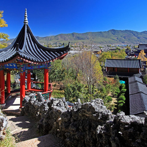 Viewing pavilion over the residence of the Naxi rulers Mu in the old town of Dayan in Lijiang, Yunnan Province, China. 100 Jigsaw Puzzle 3D Modell
