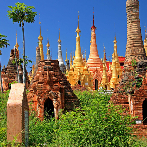 Pagoda forest of stupas of Shwe Indein pagoda near Indein village on Inle Lake, Myanmar 500 Jigsaw Puzzle 3D Modell