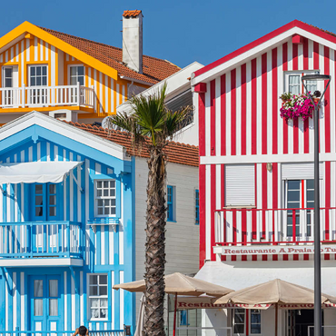 Colorful wooden houses in the seaside and fishing village Costa Nova on the Atlantic coast 100 Jigsaw Puzzle 3D Modell