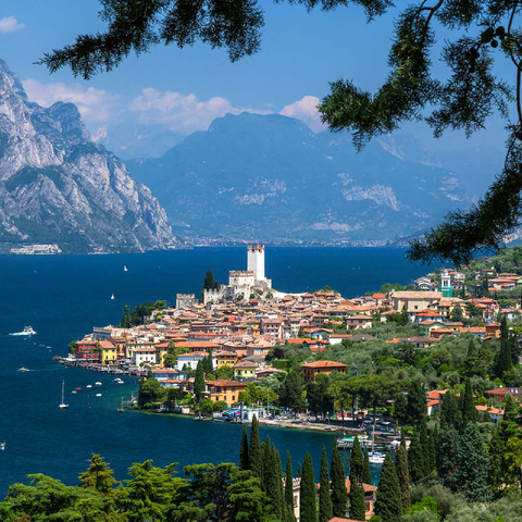 View to Malcesine at Lake Garda with the Scaligerburg (14/15 c.), province Verona, Veneto, Italy 100 Jigsaw Puzzle 3D Modell