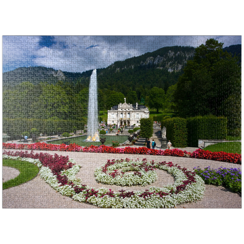 puzzleplate Linderhof Castle with water parterre and fountain against Ammergau Alps, Upper Bavaria 1000 Jigsaw Puzzle