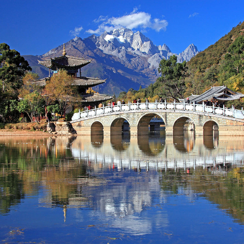 Jade Well Lake with Deyue Pavilion against Jade Dragon Snow Mountain (5596m), China 1000 Jigsaw Puzzle 3D Modell