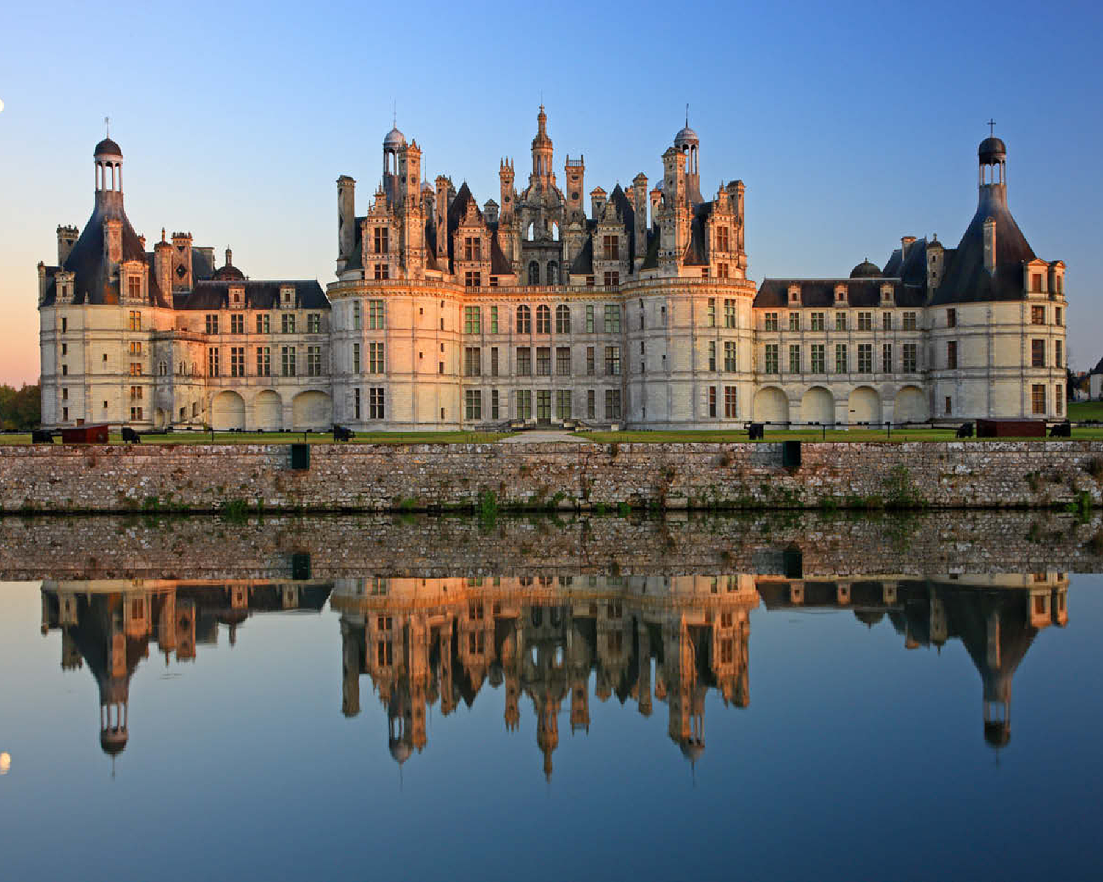 Chateau moat and north facade of Chambord Castle, France 100 Jigsaw Puzzle 3D Modell