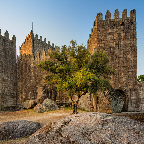 Romanesque fortress in Guimarães in the evening 1000 Jigsaw Puzzle 3D Modell