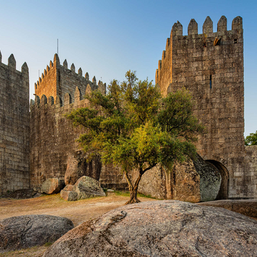 Romanesque fortress in Guimarães in the evening 500 Jigsaw Puzzle 3D Modell