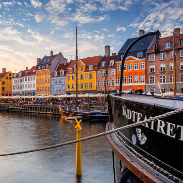 Evening atmosphere at the canal Nyhavn in the district Frederiksstaden 1000 Jigsaw Puzzle 3D Modell