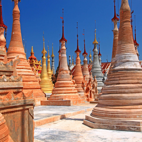 Pagoda forest of stupas of Shwe Indein Pagoda near Indein village on Inle Lake, Shan State, Myanmar (Burma) 500 Jigsaw Puzzle 3D Modell