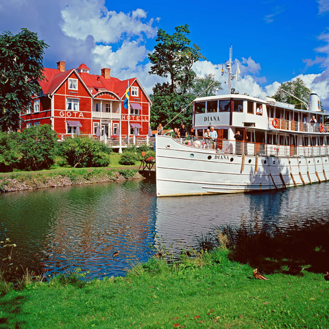 Göta Hotel on the Göta Canal with the cabin ship Diana, Borensberg, Östergötland, Sweden 1000 Jigsaw Puzzle 3D Modell