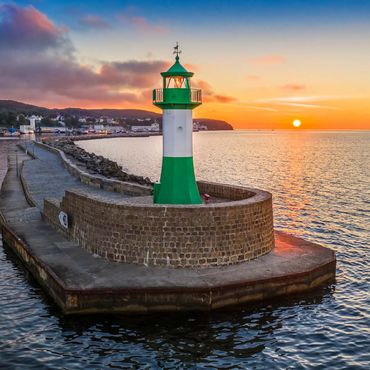 Lighthouse at sunrise at the pier, east pier at the entrance to the city harbor 100 Jigsaw Puzzle 3D Modell