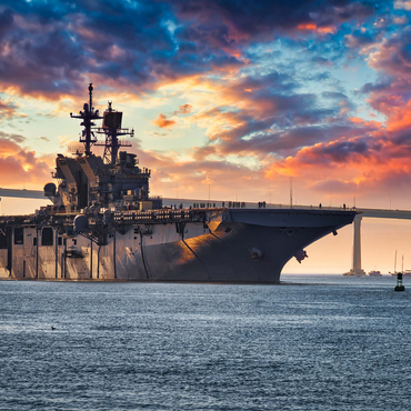 A U.S. Navy ship leaves San Diego Bay and heads into the Pacific Ocean. 500 Jigsaw Puzzle 3D Modell
