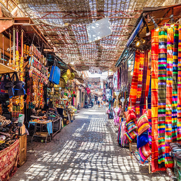 Souvenirs at the Jamaa-el-Fna market in the old medina, Marrakech, Morocco 100 Jigsaw Puzzle 3D Modell