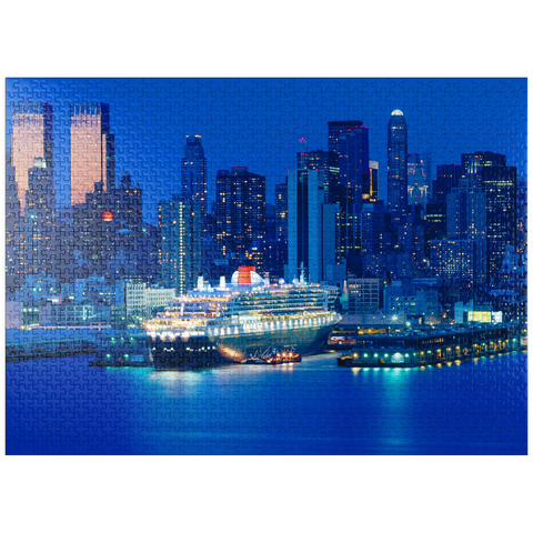 puzzleplate Transatlantic liner Queen Mary 2 in port on the Hudson River, Manhattan, New York City, New York, USA 1000 Jigsaw Puzzle
