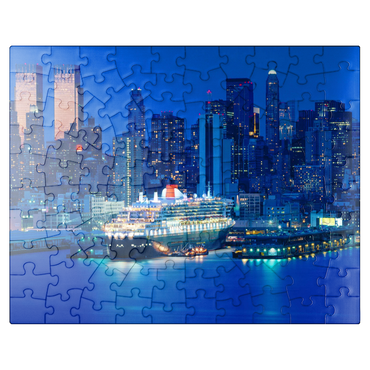 puzzleplate Transatlantic liner Queen Mary 2 in port on the Hudson River, Manhattan, New York City, New York, USA 100 Jigsaw Puzzle